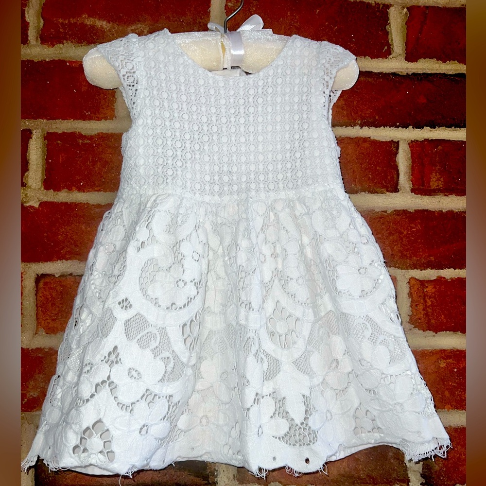 Loft Little Girl’s lace ( fully-lined) dress with back zipper